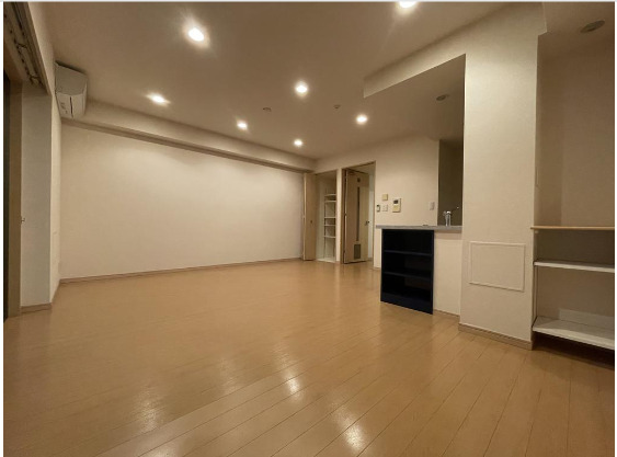 居室・リビング　弊社でお手続き頂きますと仲介手数料が賃料の半月分＋消費税から