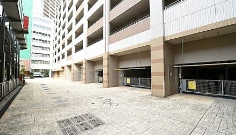 駐車場　弊社でお手続き頂きますと仲介手数料が賃料の半月分＋消費税から