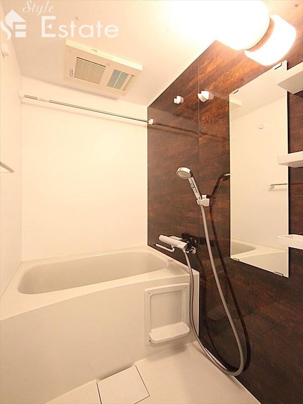 バス・シャワールーム　バスルーム