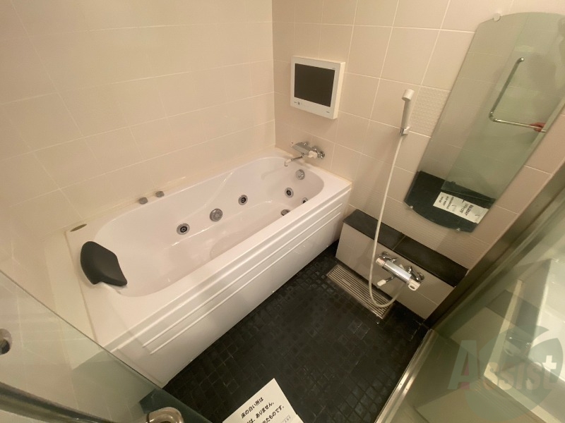 バス・シャワールーム　お風呂になります。一日の疲れを癒してくださいね。