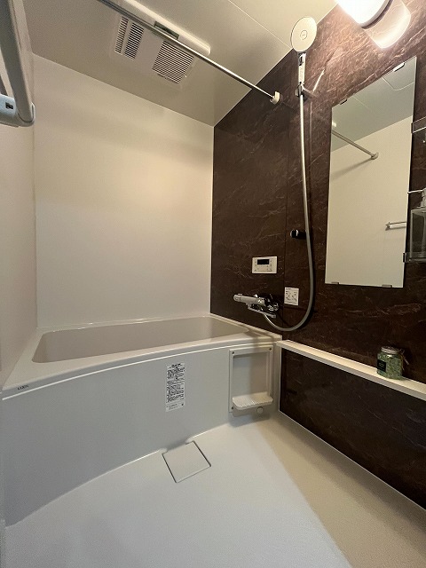 バス・シャワールーム　同物件別号室のものです。家具家電はイメージです。