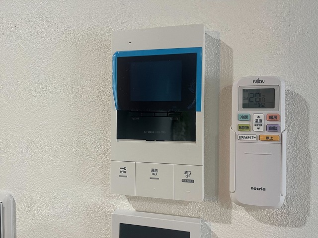 セキュリティ　同物件別号室のものです。家具家電はイメージです。