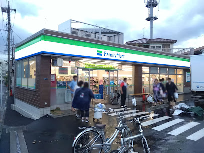 コンビニ　ファミリーマート（コンビニ）まで199m