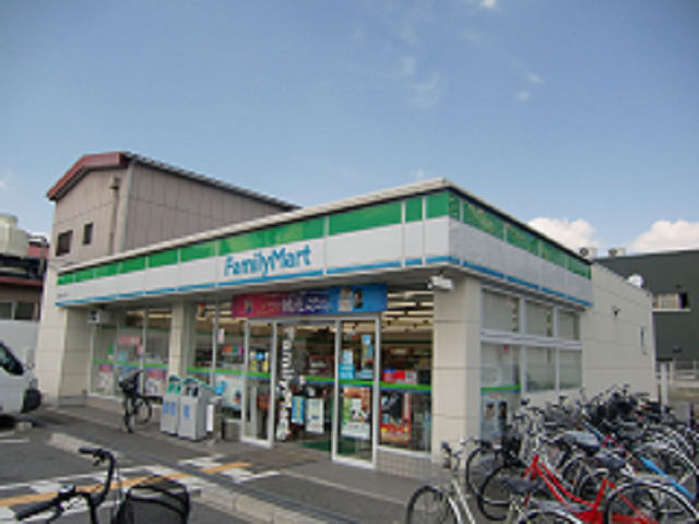 コンビニ　ファミリーマート 八尾安中町六丁目店（コンビニ）まで360m
