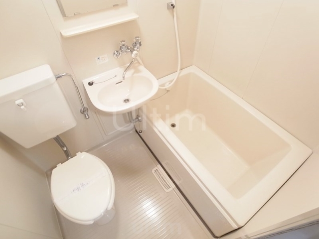 トイレ　※別のお部屋のお写真です。御参考までに。