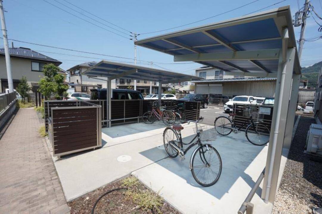 駐車場　駐輪場