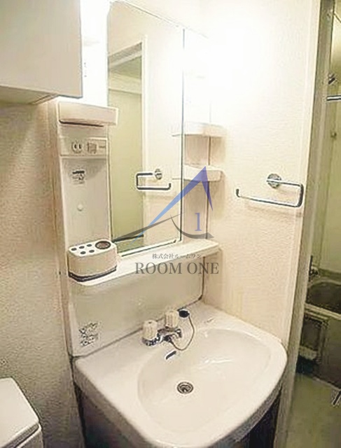 洗面設備　洗面台です。