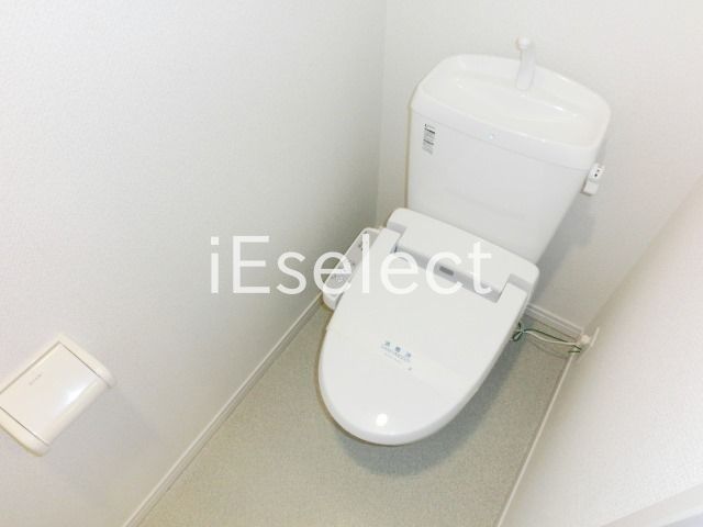 トイレ　トイレはシンプルですね。