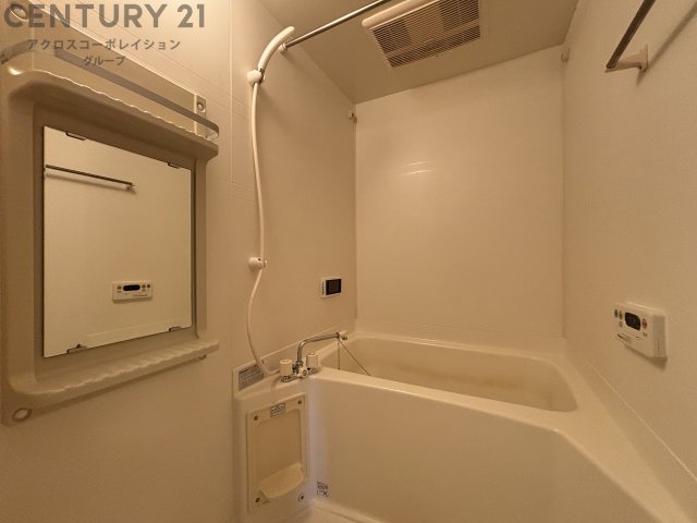 バス・シャワールーム　浴室乾燥付きのバスルーム♪