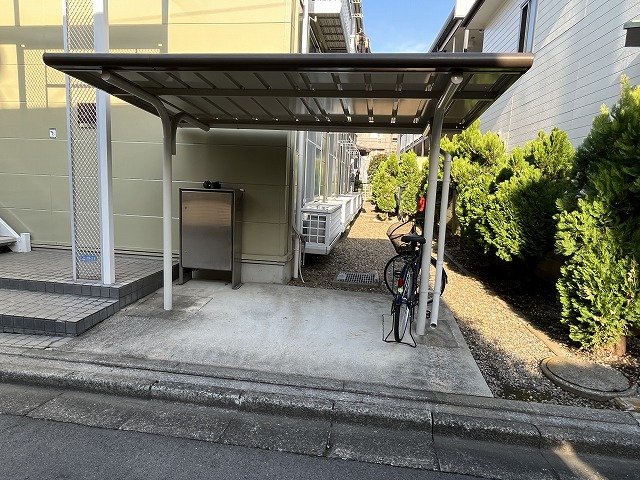 その他　駐輪場　原付＆自転車のみ駐輪可能