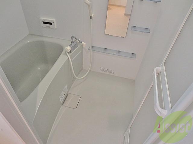 バス・シャワールーム　バス・トイレ別！お風呂の時間をゆっくりお楽しみくださいませ♪