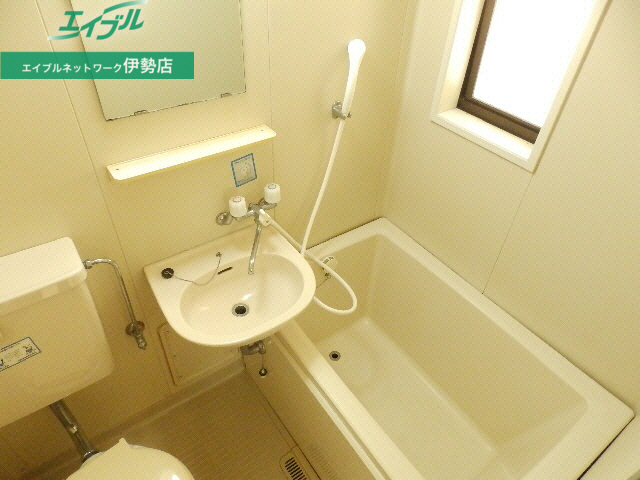 バス・シャワールーム　同物件別室写真