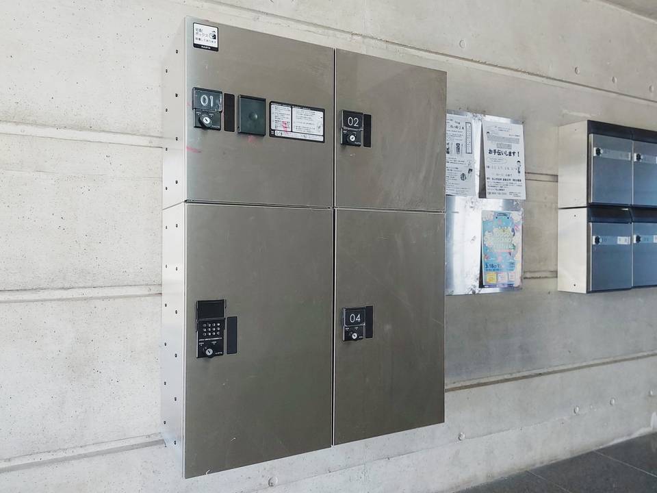 ロビー　宅配ボックス