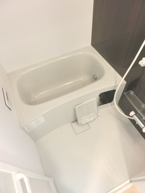 バス・シャワールーム　経済的な追い焚きバス。