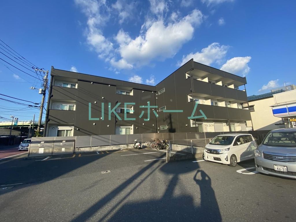 建物外観　駐車場