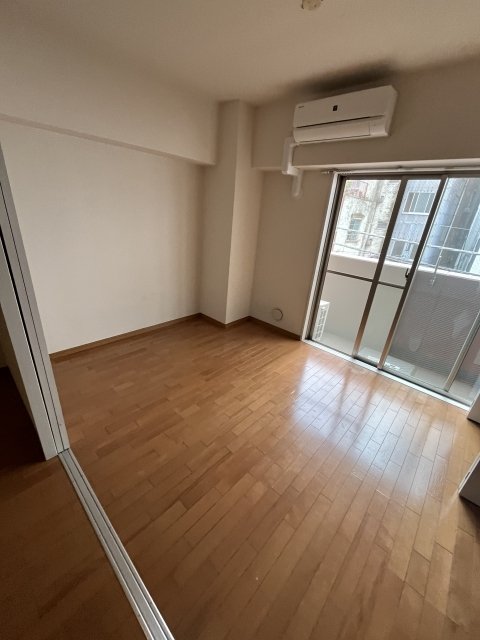 居室・リビング　コンパクトで使いやすい洋室です