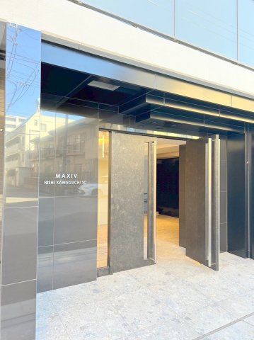 エントランス　ゆとりのあるエントランスです