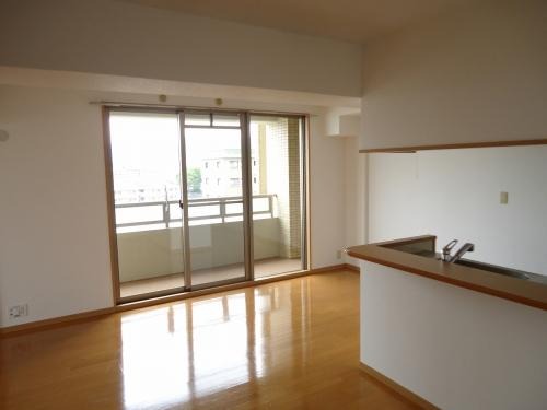 居室・リビング　物件の画像3