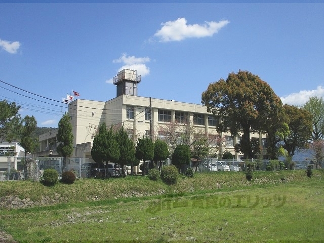 小学校　稗田野小学校（小学校）まで1300m