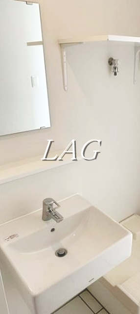 洗面設備　独立洗面台（同仕様）です。