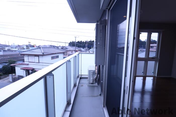 バルコニー　お洗濯にも便利なバルコニー付き