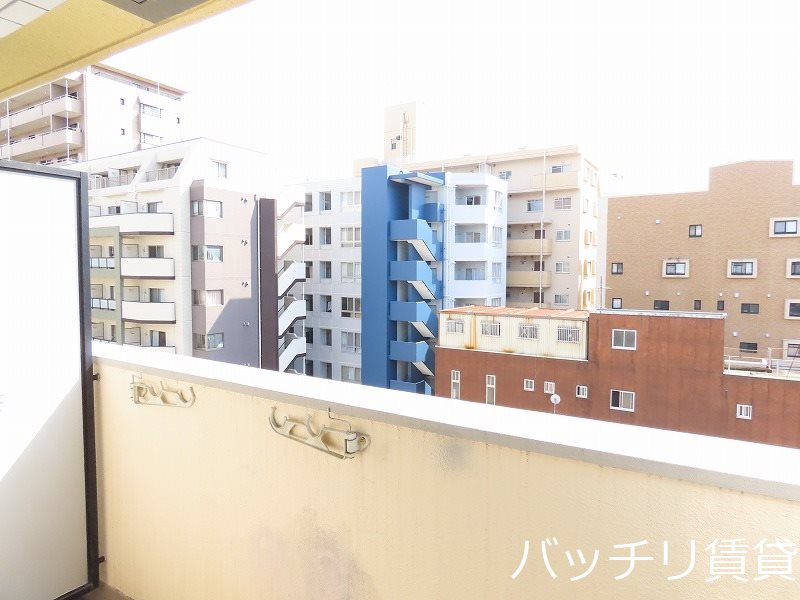 バルコニー　画像は別号室の為、現状優先になります。