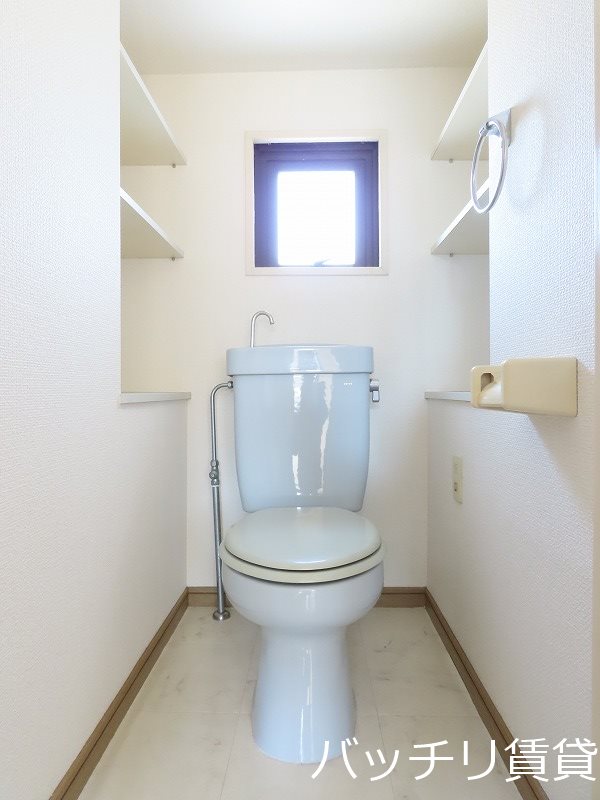 トイレ　画像は別号室の為、現状優先になります。