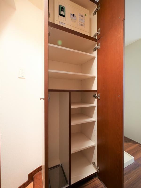 玄関　別タイプ参考写真　フォルトゥナ春日安藤坂　文京区春日2