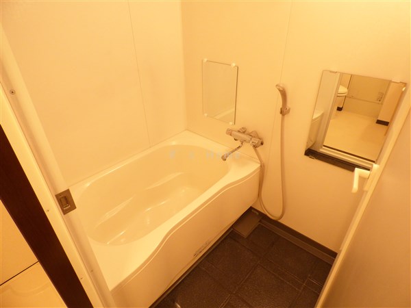 バス・シャワールーム　ゆったりサイズの浴室！