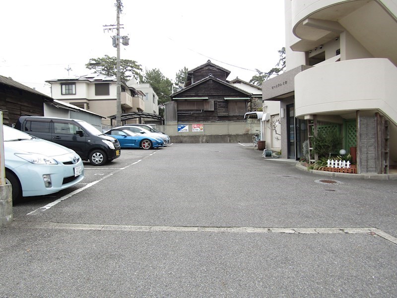 駐車場　駐車場