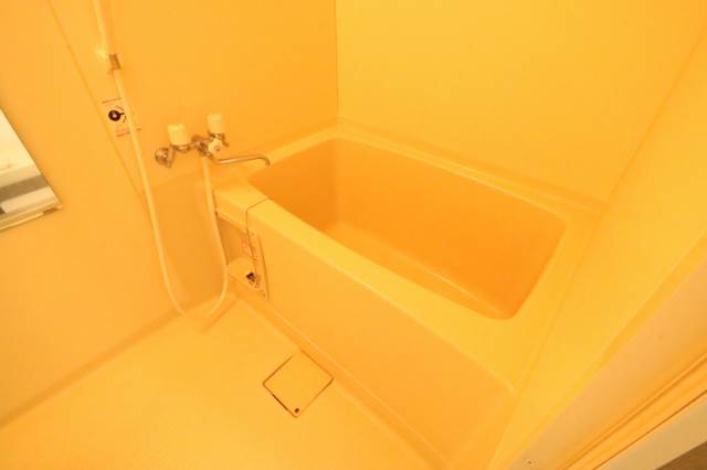 バス・シャワールーム　広々浴室！