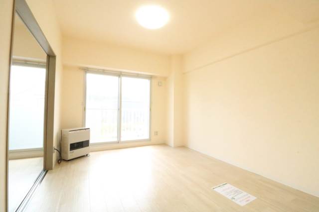 居室・リビング　広々明るいリビング！