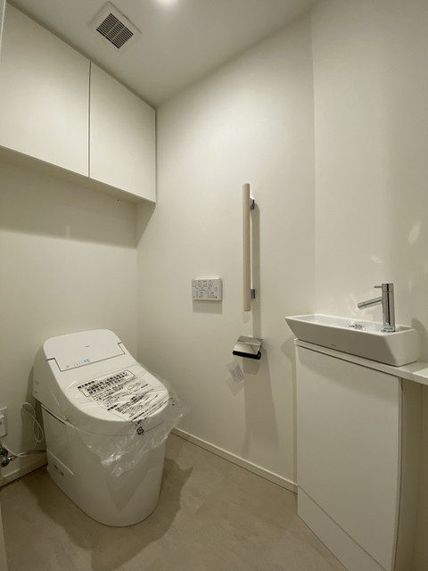 トイレ　※写真は同タイプ住戸です。