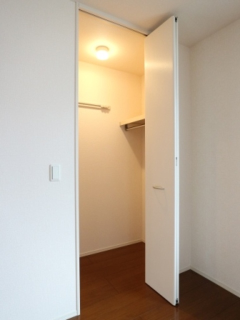 収納　洋室　クローゼット