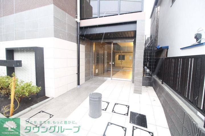 エントランス　★タウンハウジング鷺沼店まで→ＴＥＬ0448706656★