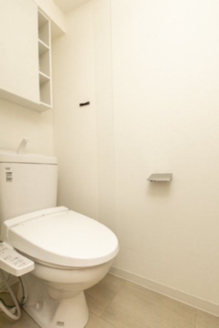 トイレ　※写真は同タイプ住戸です。
