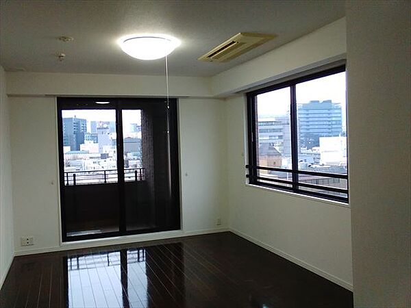 居室・リビング　※別部屋の参考写真です。