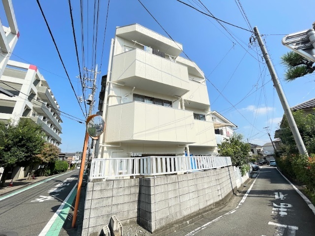 建物外観　南向きで陽当たり良好です