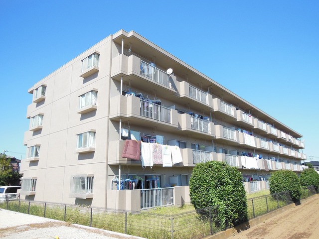 建物外観　鉄筋コンクリート造のマンションです