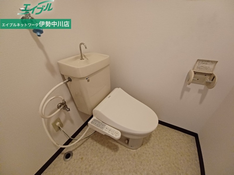 トイレ　別部屋同タイプ
