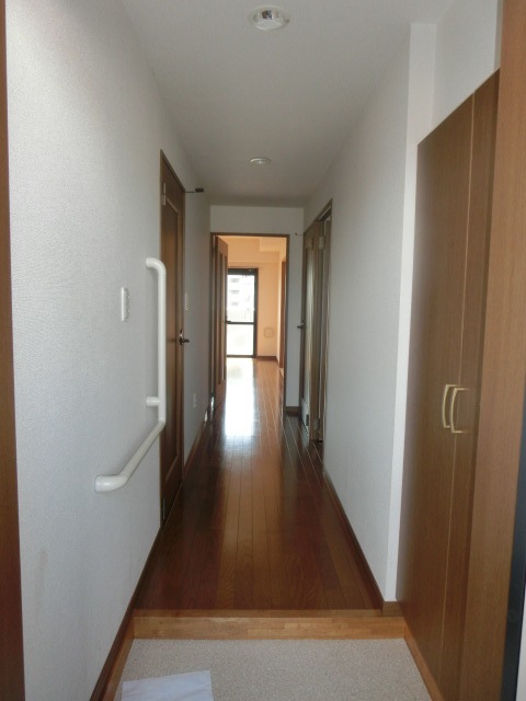 玄関　※別のお部屋のお写真です