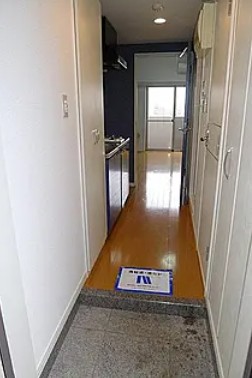 玄関　※別部屋参考写真