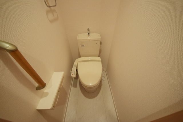 トイレ　★ウォシュレット付きのきれいなトイレです★