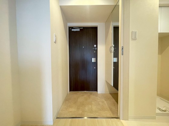 玄関　※別部屋の写真です