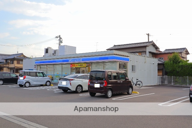 コンビニ　ローソン　岐阜東鶉（コンビニ）まで929m