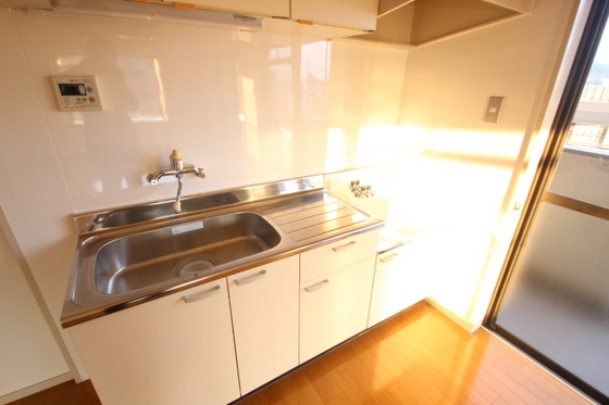 キッチン　※別部屋の写真です。