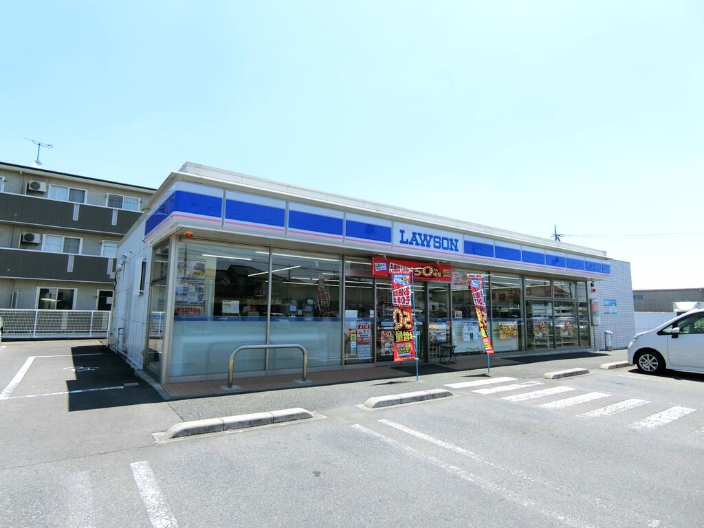 コンビニ　ローソン前橋駒形町東店（コンビニ）まで587m