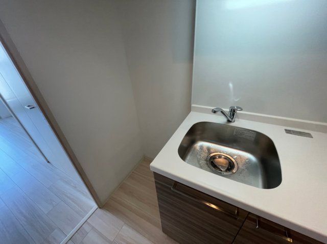 キッチン　(参考)同マンション別間取り他部屋の写真（反転タイプ）