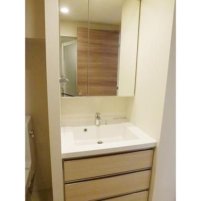洗面設備　参考写真のため実際とは異なる場合がございます。