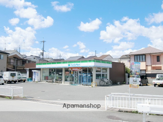 コンビニ　ファミリーマート（コンビニ）まで105m